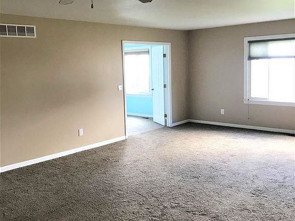 3rd image of 722 Claire Pointe Dr