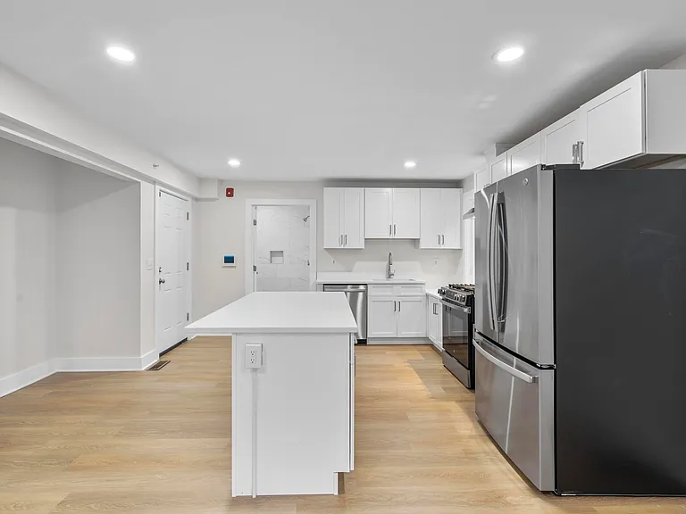 1546 Chapel St #3 — Photo 5