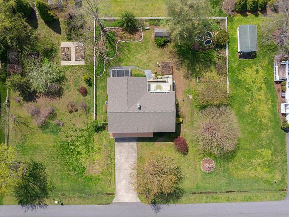 2nd image of 776 Hickman Dr