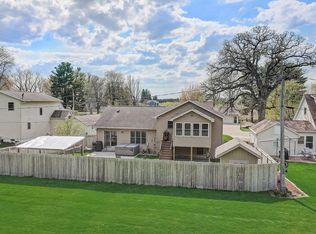 7194 Saint Dominic Rd, Sauk City, WI 53583