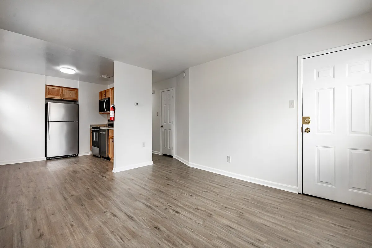 Building Photo - 22 S Springfield Rd #B3