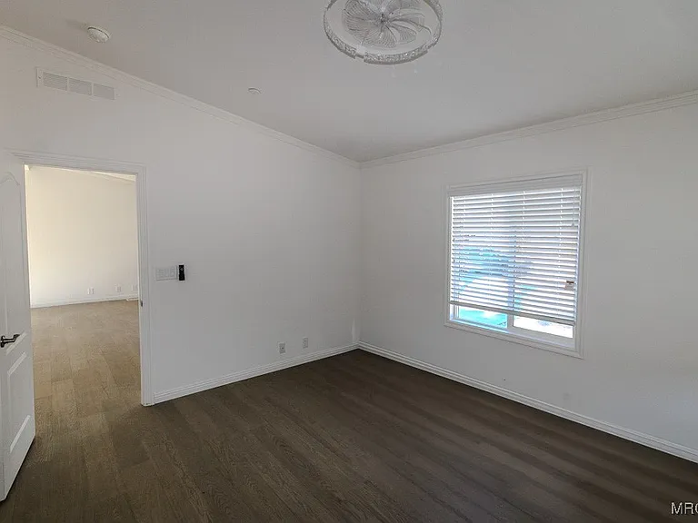 1336 La Crescenta Dr #2 — Photo 15