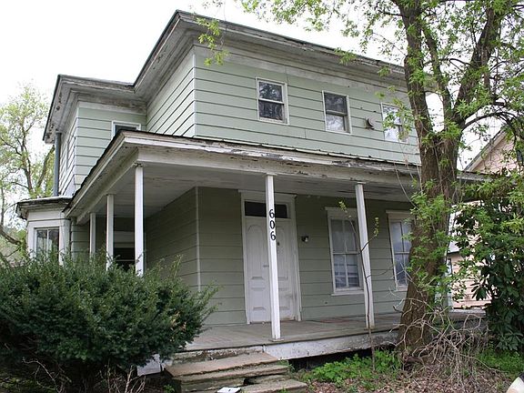 4th image of 606 E Main St