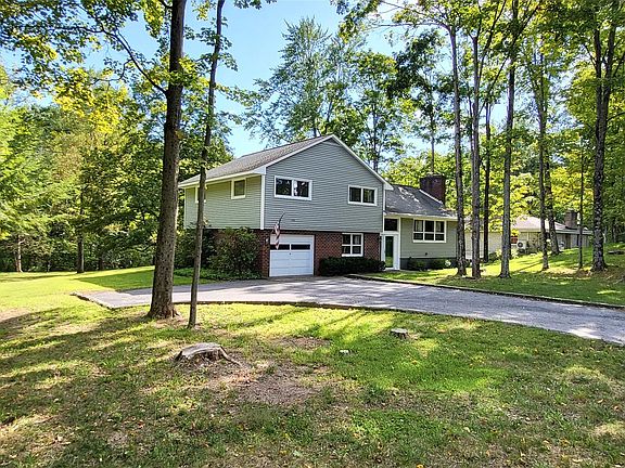 3rd image of 116 New Hackensack Rd