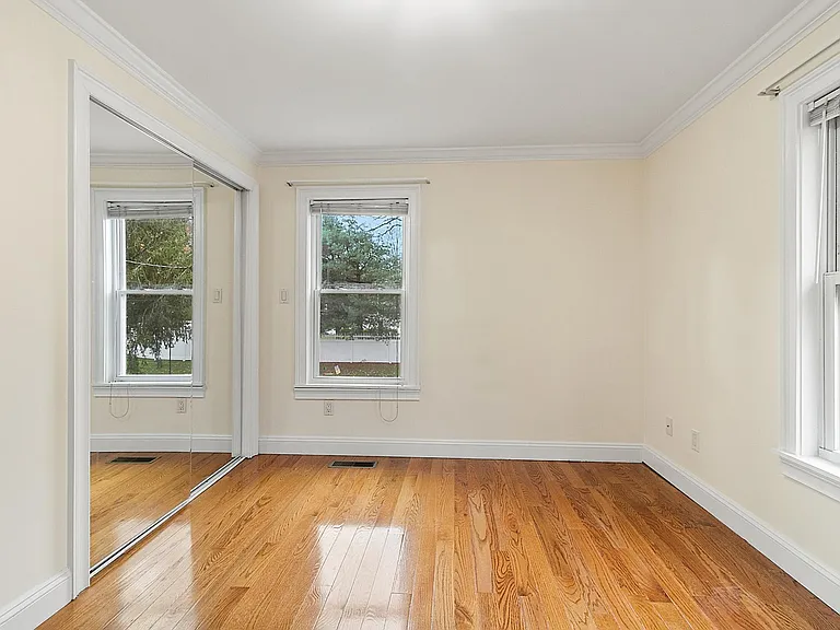 9 Park Ave — Photo 21