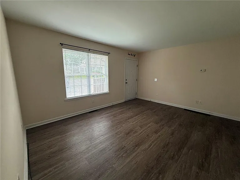 683 Grant St #I — Photo 3