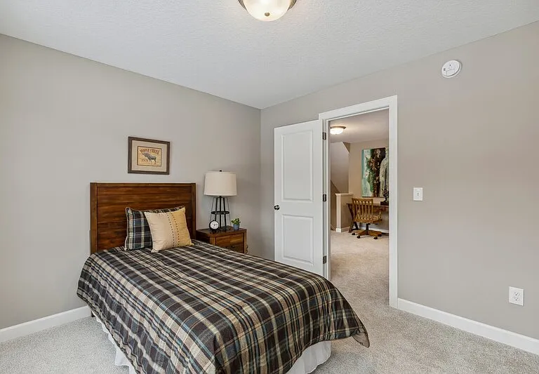 13837 Oakwood Dr — Photo 8