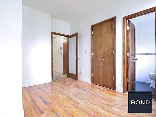 Rented by Bond New York | media 3