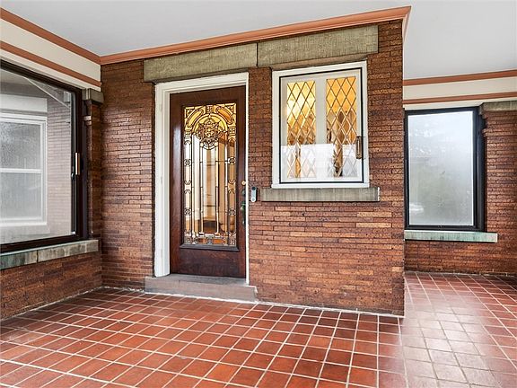 4th image of 399 Westminster Rd