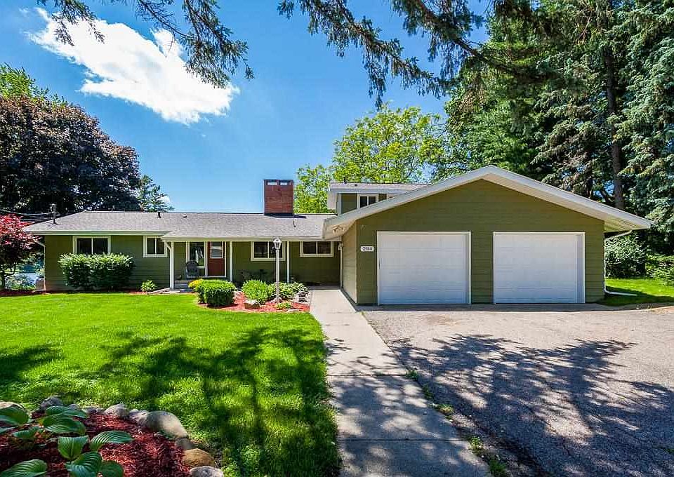 1st image of 284 Lake Hills Dr