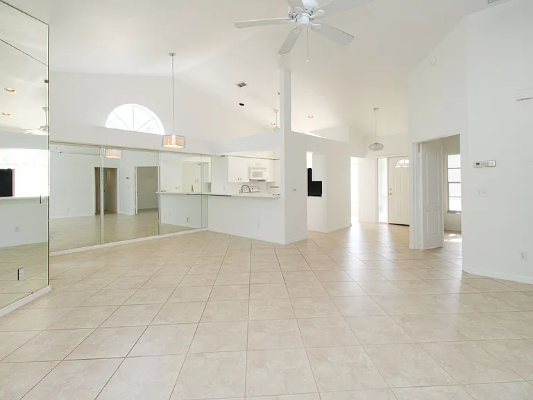 10201 Regent Cir — Photo 9