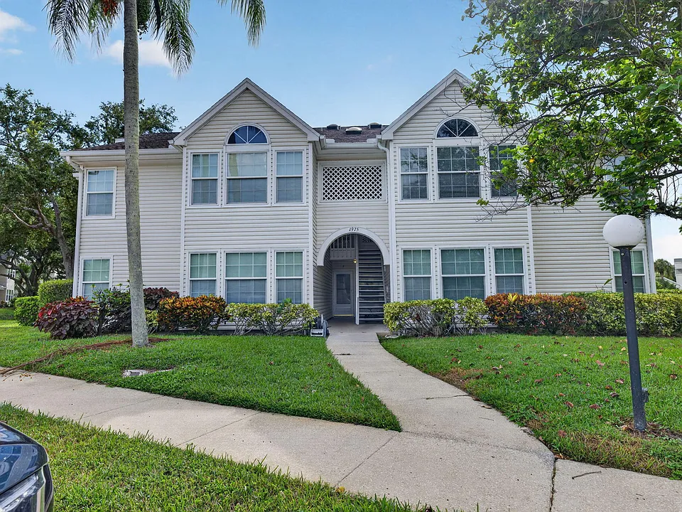 1975 Westminster Cir #4