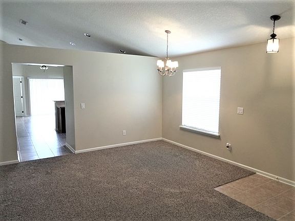 3rd image of 1360 Woodlawn Dr