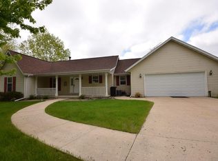 W1108 Lake Aire Ct, Campbellsport, WI 53010