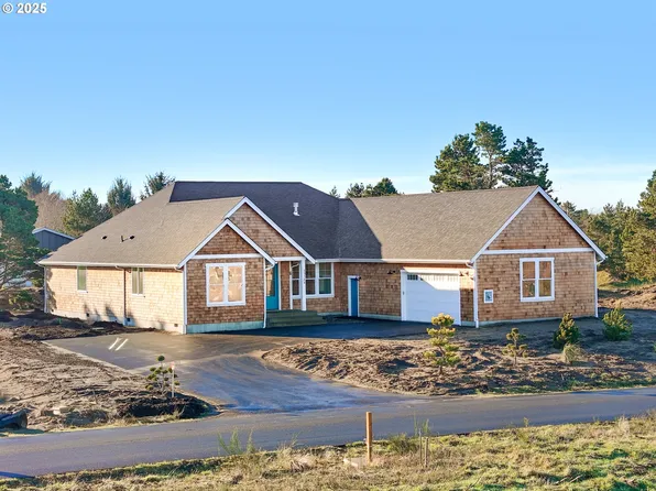33324 Velzy Loop, Warrenton, OR 97146
