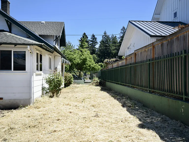 5841 NE 18th Ave — Photo 59