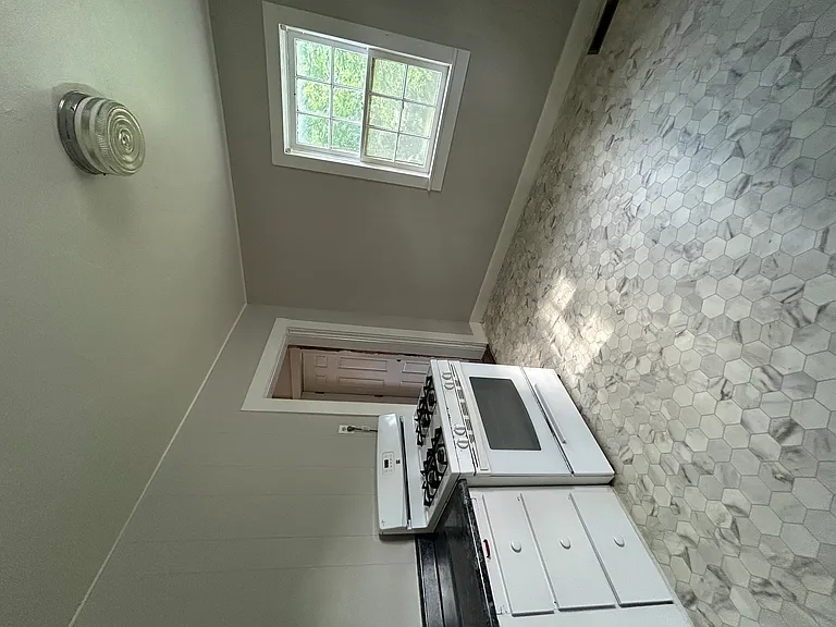 430 W Catalpa St — Photo 6
