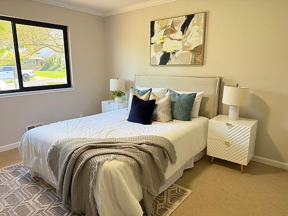 3rd image of 267 Belvue Dr