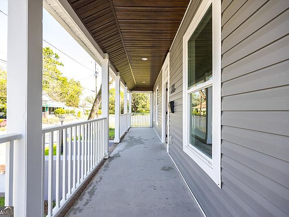 4th image of 836 Plant St