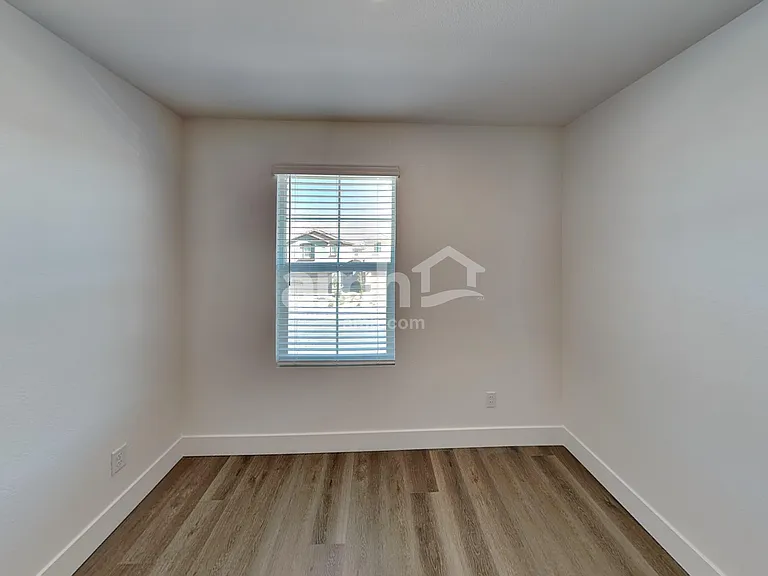 5863 Vaes Dothrak St — Photo 12