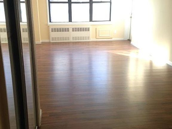 3rd image of 1271 51st St Unit 2R