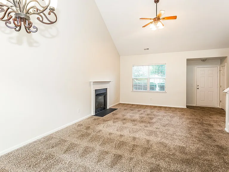 6827 Blake Brook Dr — Photo 7