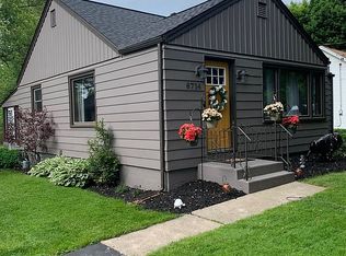 6714 Webster Rd, Orchard Park, NY 14127