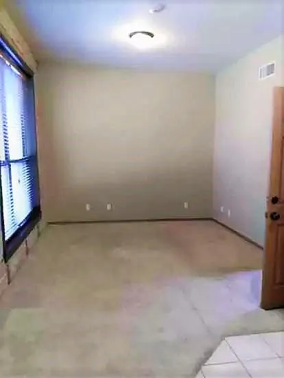 200 E 2nd St #4 — Photo 5
