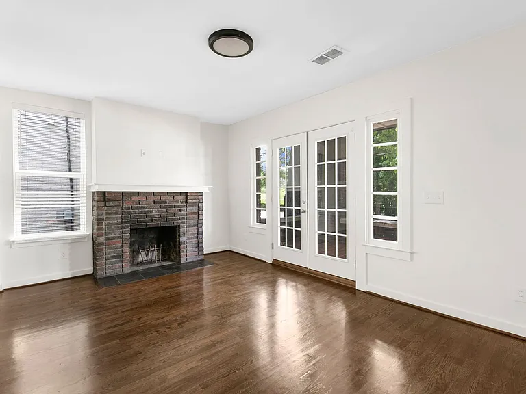 Greenview Apartments - Forest Park — Photo 16