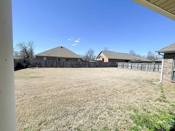 4th image of 7 Bridlewood Dr