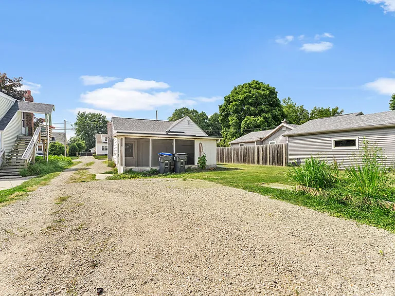 163 Plummer Ave — Photo 9