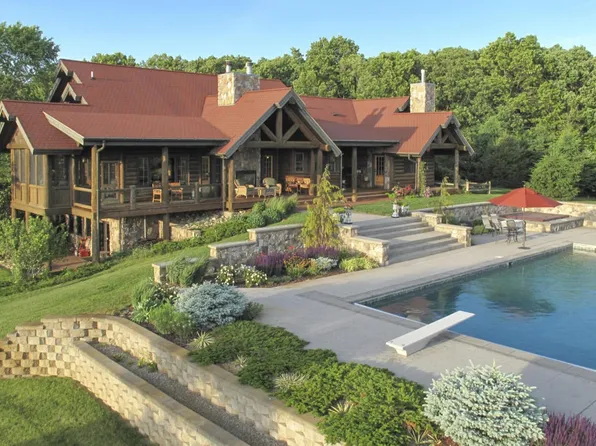 13635 Pheasant Ridge Ct, Chelsea, MI 48118