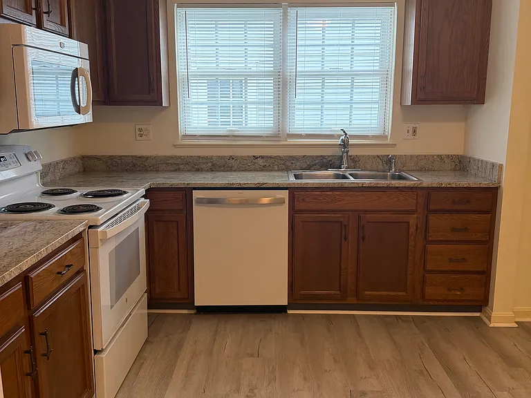 2115 Wexford Rd — Photo 9