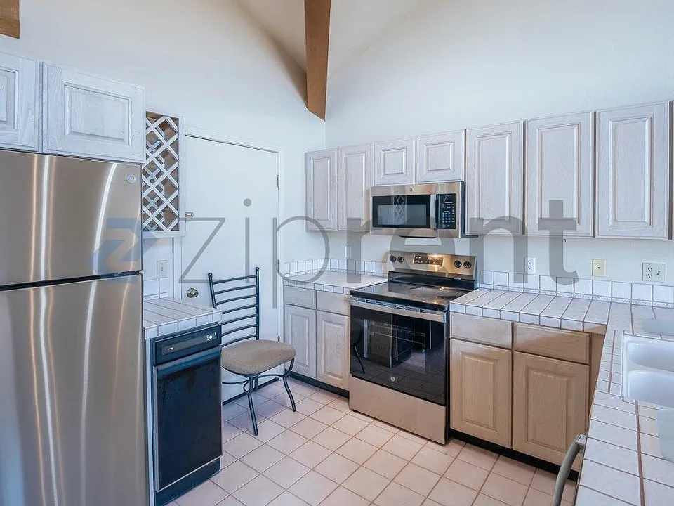 400 Fairview Blvd #77