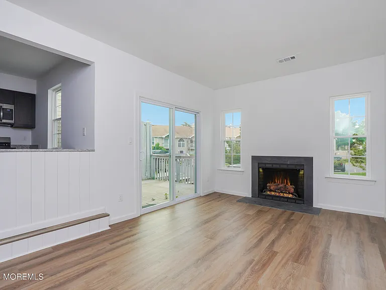 27 Karen Dr — Photo 9