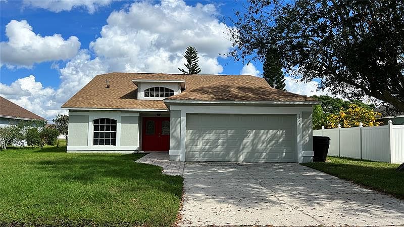 1st image of 2405 Queenswood Cir