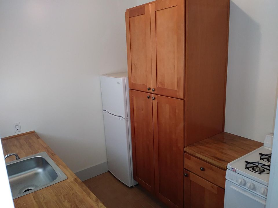 2nd image of 514 W Ivy St APT 4