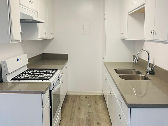 5th image of 1335 E Harvard St APT 102