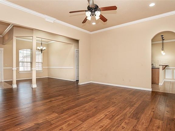 4th image of 1601 Kelley Dr