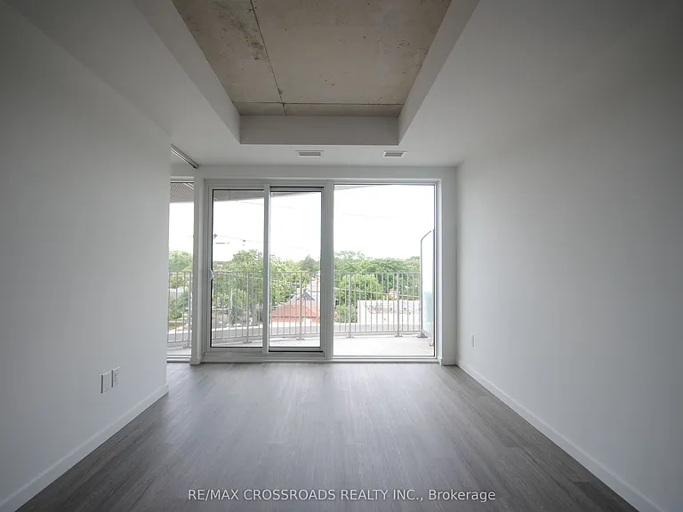 689 The Queensway #516 — Photo 14