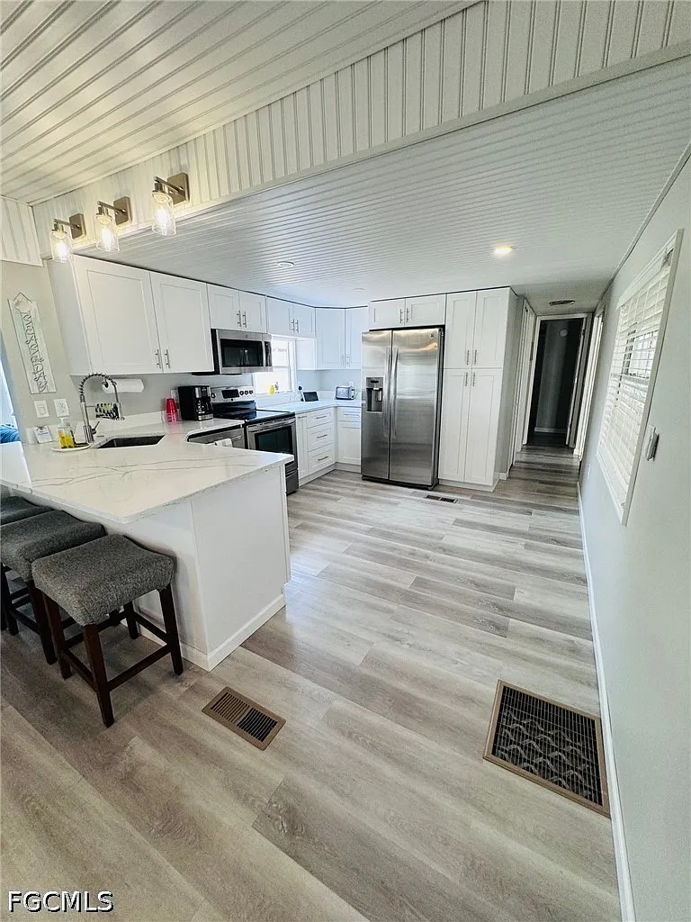 2 bed, 2.0 bath, 1100 sqft, $3,500 — Photo 4