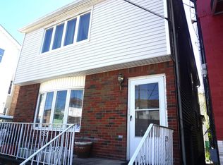 18 Holmes Ave, Jersey City, NJ 07306