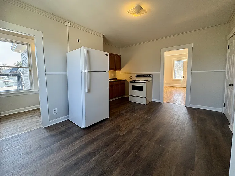 73 College St #3 — Photo 2