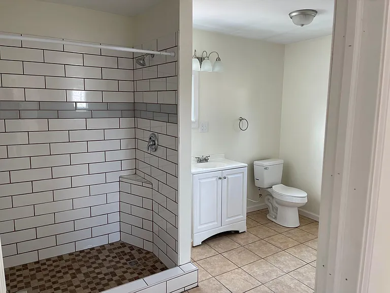 409 Maryland Ave — Photo 7