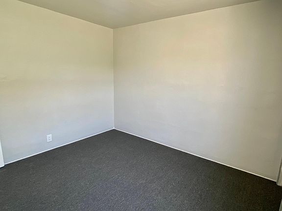 5th image of 1325 W 93rd St