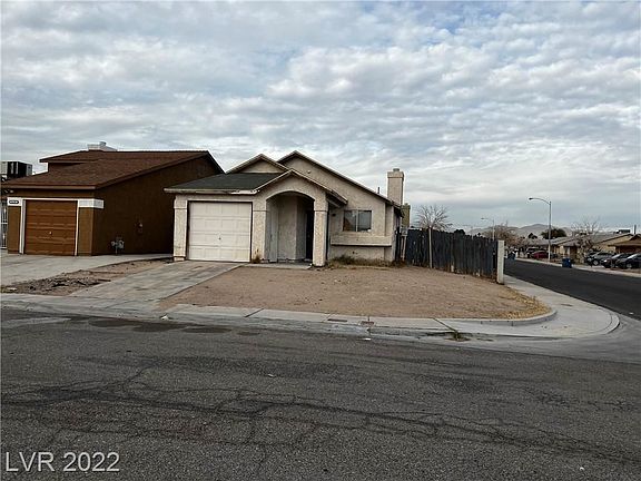 2nd image of 3644 Lake Shore Ct