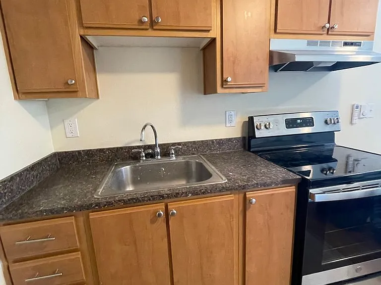 Churchill Village Apartments — Photo 18