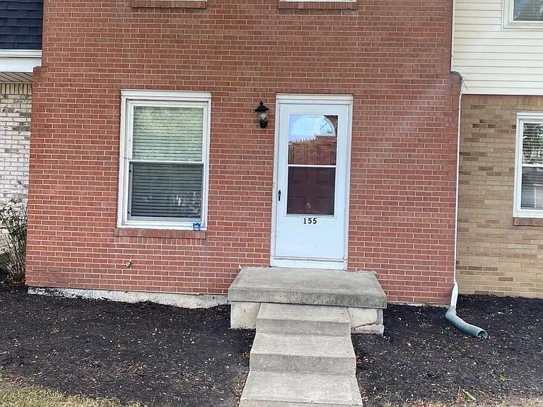 151-157 Edgewood Dr — Photo 7