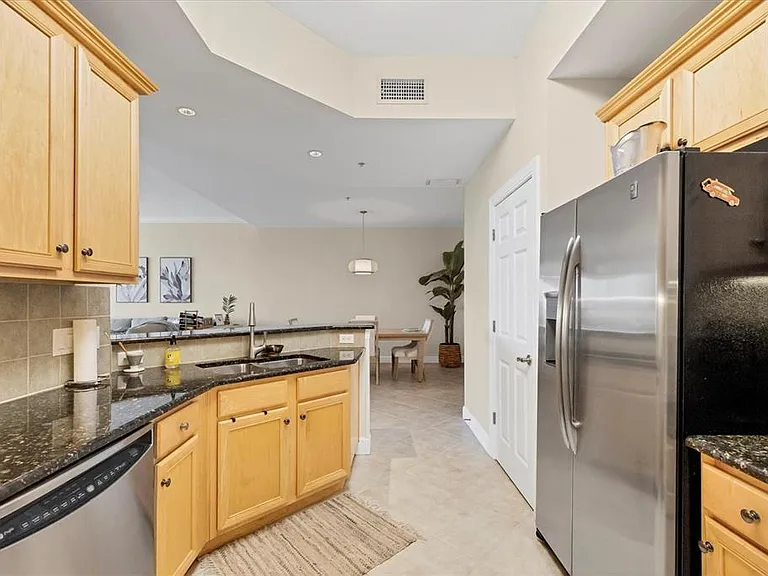 8541 Amberjack Cir #203 — Photo 15