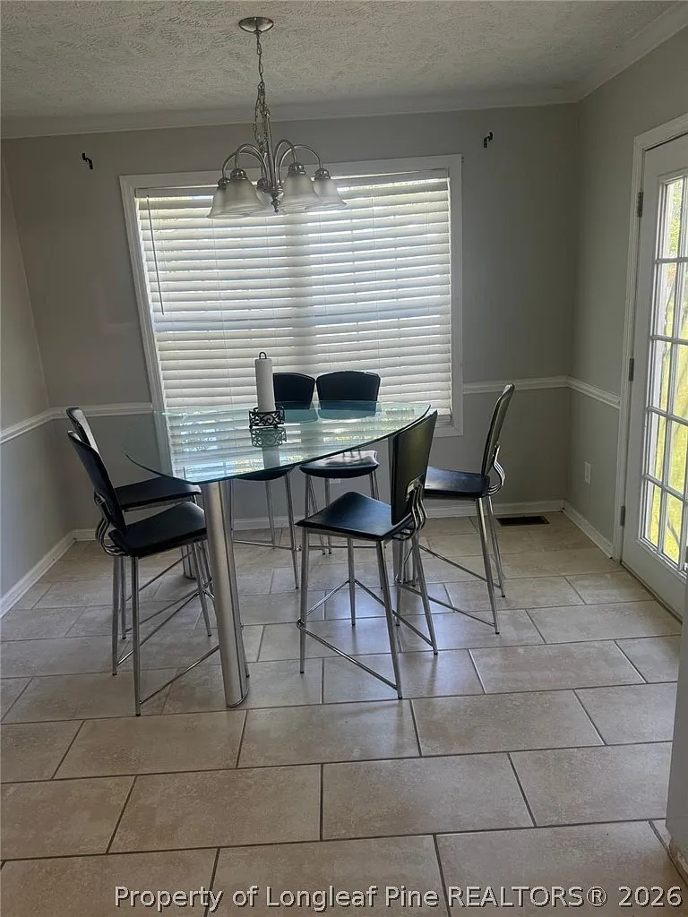 3 bed, 2.5 bath, 2000 sqft, $1,950 — Photo 4